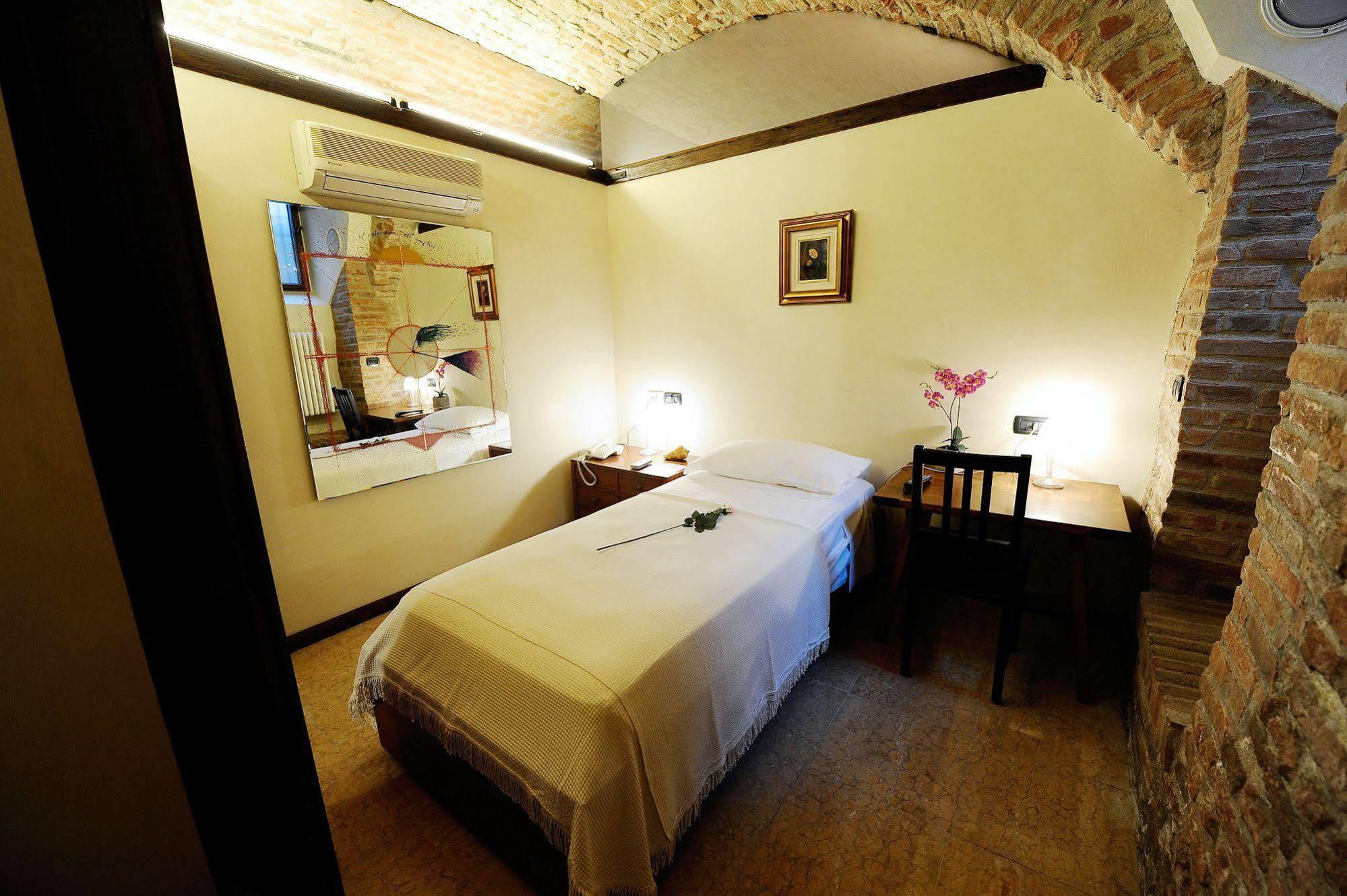 Pensión Casa Museo Palazzo Valenti Gonzaga 3*