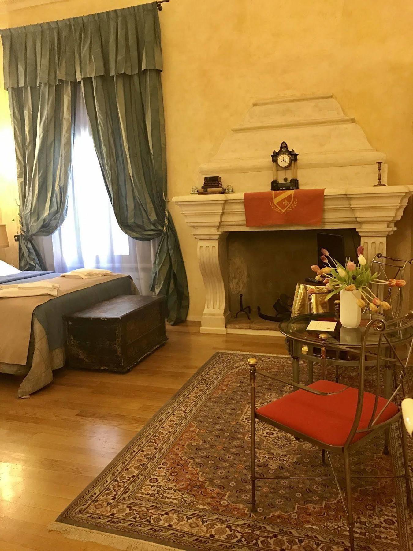 Casa Museo Palazzo Valenti Gonzaga Pensión Mantua